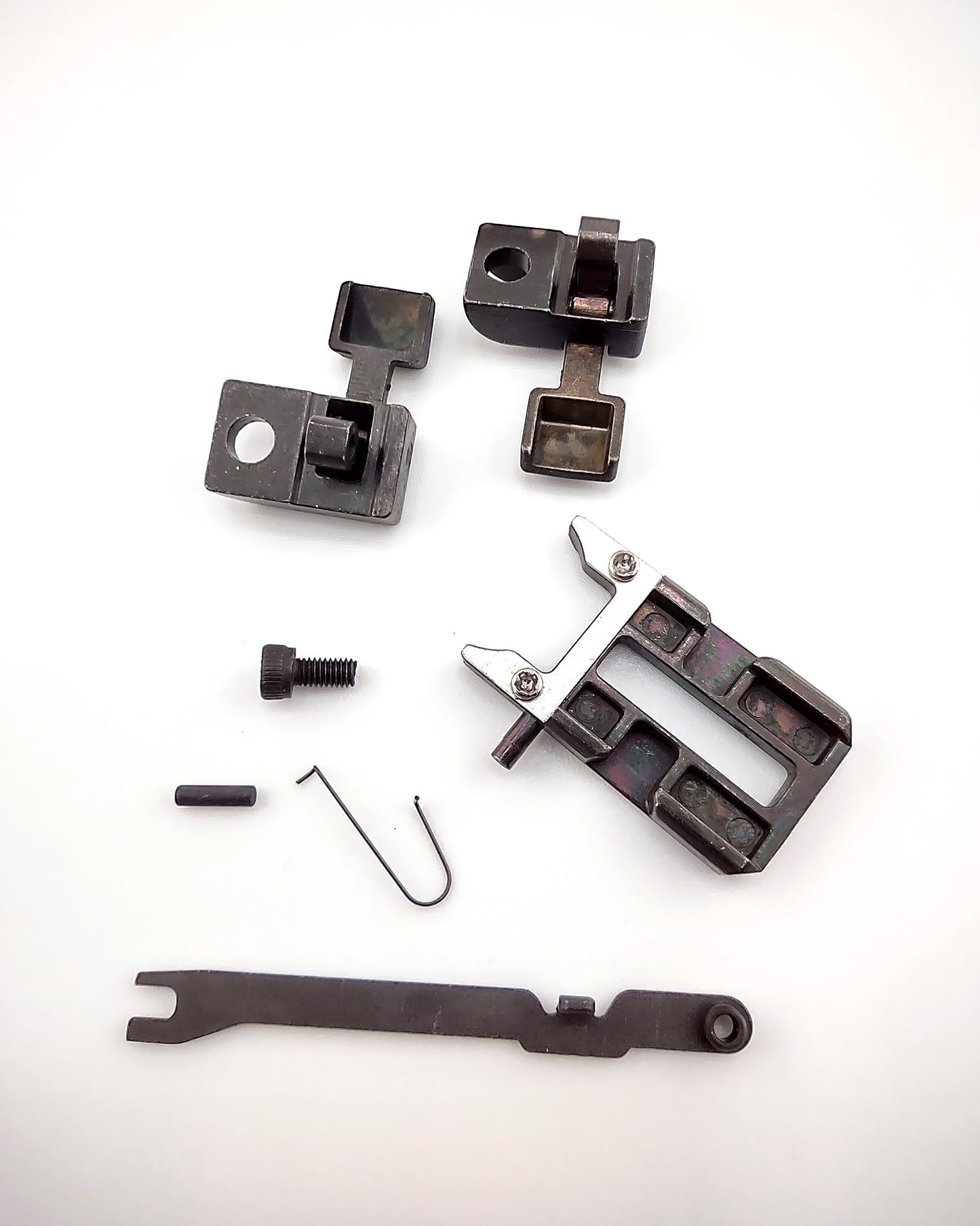 VMP-2 Bolt Catch